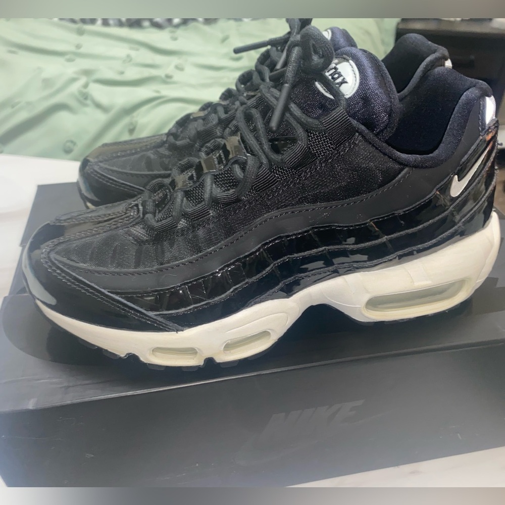 Nike Air Max 95 SE Premium ‘Black Patent Leather’ AM95